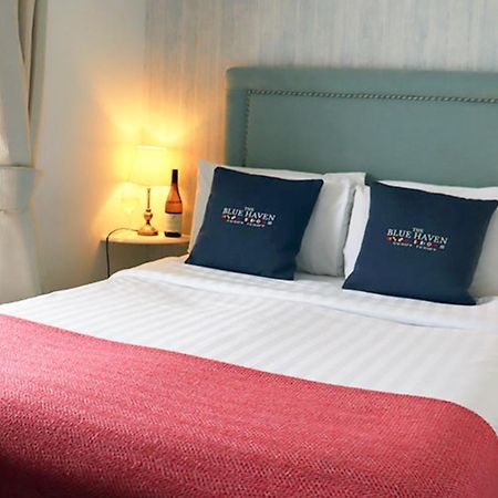 The Blue Haven Hotel Кинсэйл Экстерьер фото